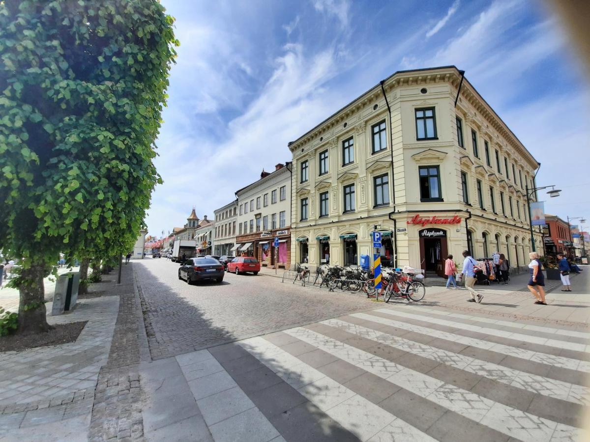 Lidköping Broholm Bed&Breakfast מראה חיצוני תמונה